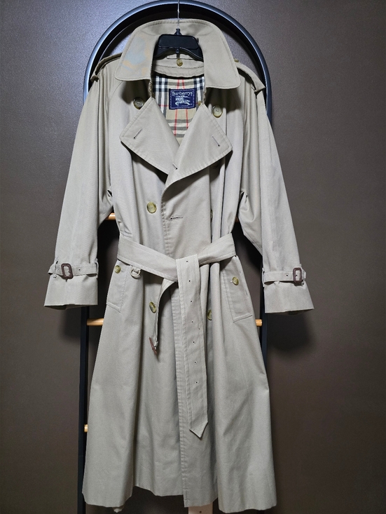 Burberry Jackets & Blazers - Burberry Classic Beige Double-Breasted Trench Coat with Check Lining